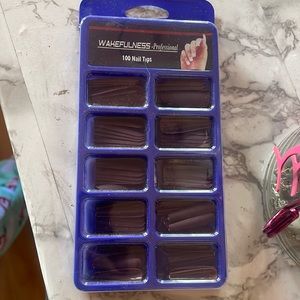 I’m selling press on nails